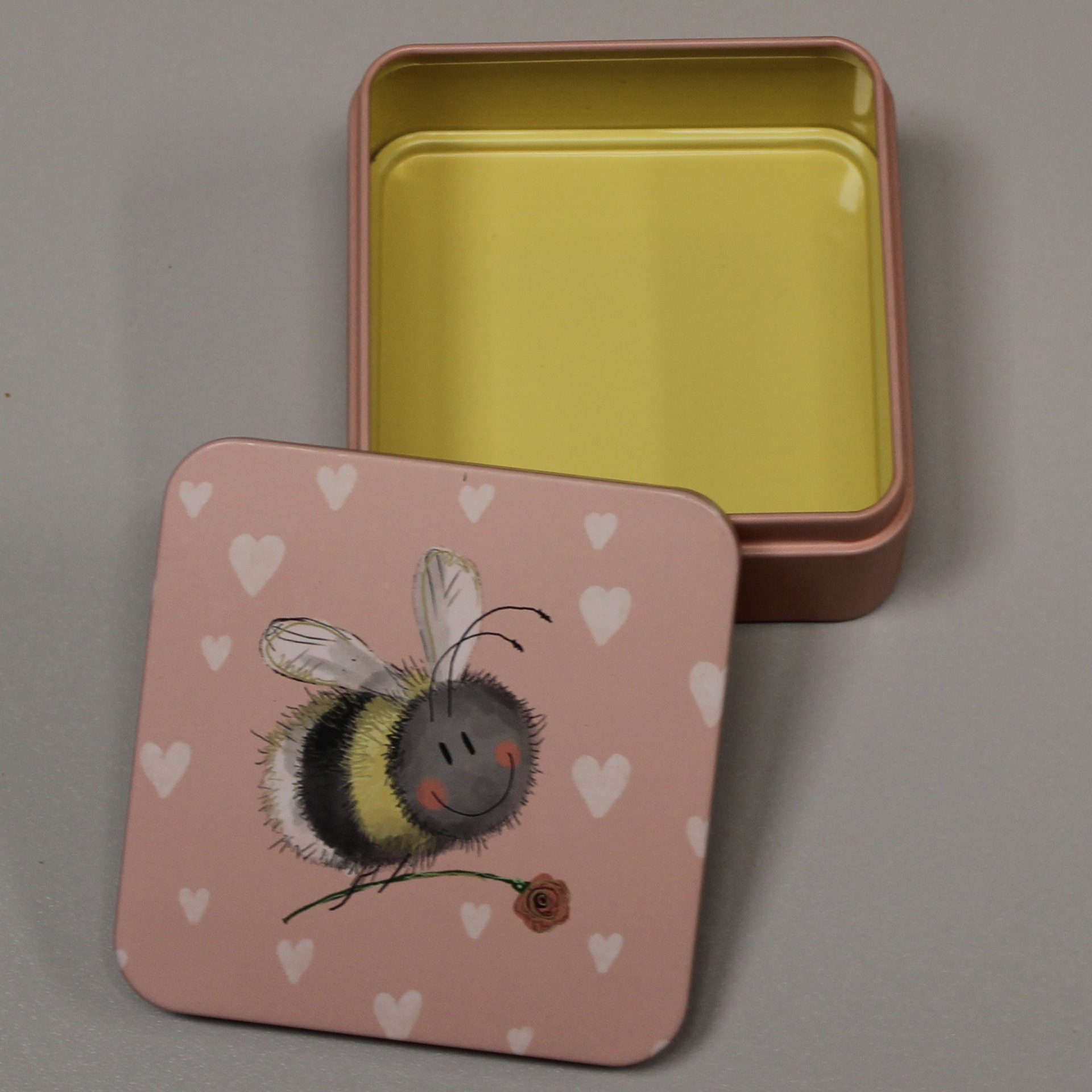 Dóza 8,7 x 8,7 x 4
